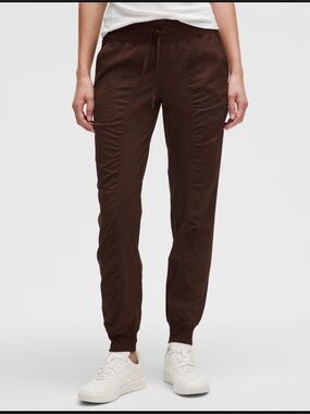 NWT Lululemon Lava Cake Dance Studio Joggers Size 4